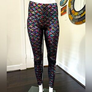 Size small rainbow iridescent mermaid pattern leggings, NWOT